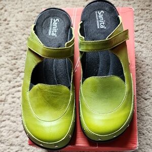 Sanita Women's Green Leather Clogs
